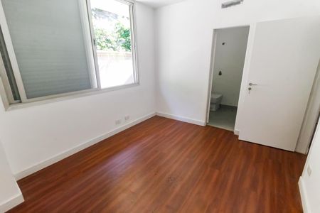 Casa para alugar com 430m², 4 quartos e 4 vagas Casa para alugar com 430m², 4 quartos e 4 vagasSuíte 1