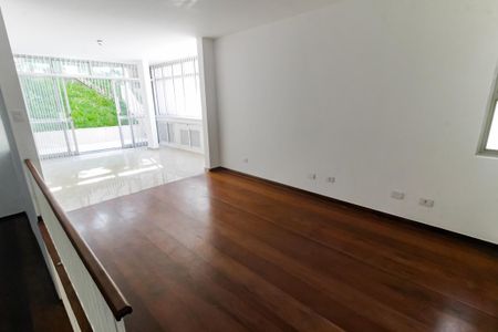Casa para alugar com 430m², 4 quartos e 4 vagas Casa para alugar com 430m², 4 quartos e 4 vagasSala 4