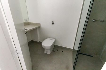 Casa para alugar com 430m², 4 quartos e 4 vagas Casa para alugar com 430m², 4 quartos e 4 vagasBanheiro da Suíte 1