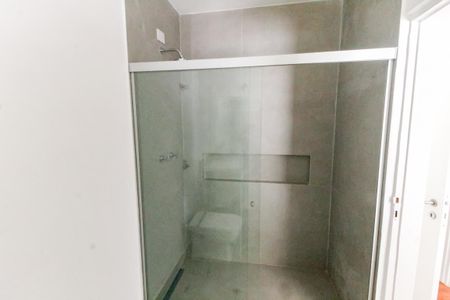 Casa para alugar com 430m², 4 quartos e 4 vagas Casa para alugar com 430m², 4 quartos e 4 vagasBanheiro da Suíte 1