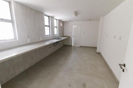 Casa para alugar com 430m², 4 quartos e 4 vagas Casa para alugar com 430m², 4 quartos e 4 vagasCozinha