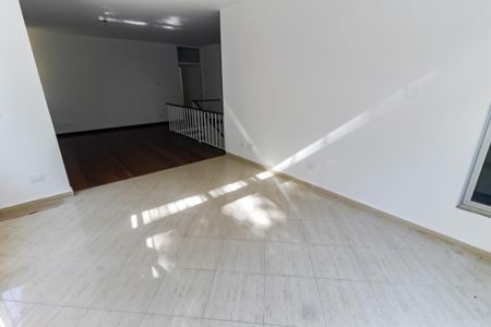 Casa para alugar com 430m², 4 quartos e 4 vagas