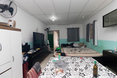 Casa à venda com 100m², 2 quartos e 1 vaga Casa à venda com 100m², 2 quartos e 1 vagaSala/Quarto