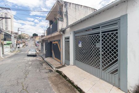 Casa à venda com 100m², 2 quartos e 1 vaga Casa à venda com 100m², 2 quartos e 1 vagaFachada