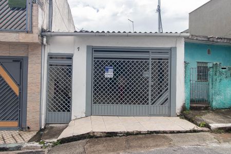 Casa à venda com 100m², 2 quartos e 1 vaga Casa à venda com 100m², 2 quartos e 1 vagaFachada