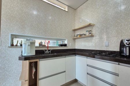 Casa para alugar com 187m², 2 quartos e 1 vagaCozinha 