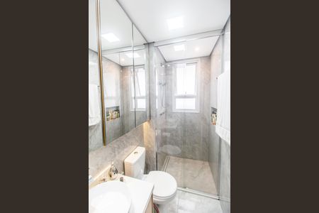 Apartamento à venda com 70m², 2 quartos e 2 vagas Apartamento à venda com 70m², 2 quartos e 2 vagasBanheiro da Suíte