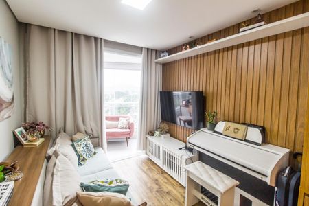 Sala  de apartamento para alugar com 2 quartos, 70m² em Empresarial 18 do Forte, Barueri