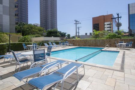Apartamento à venda com 60m², 2 quartos e 1 vaga Apartamento à venda com 60m², 2 quartos e 1 vagaPiscina