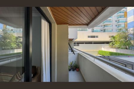 Apartamento à venda com 60m², 2 quartos e 1 vaga Apartamento à venda com 60m², 2 quartos e 1 vagaSacada da Suíte