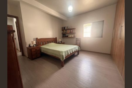 Casa de condomínio à venda com 234m², 3 quartos e 1 vagaQuarto