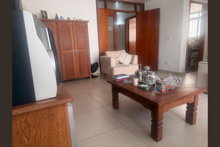 Casa de condomínio à venda com 234m², 3 quartos e 1 vagaSala