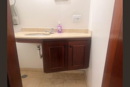 Casa de condomínio à venda com 234m², 3 quartos e 1 vagaBanheiro