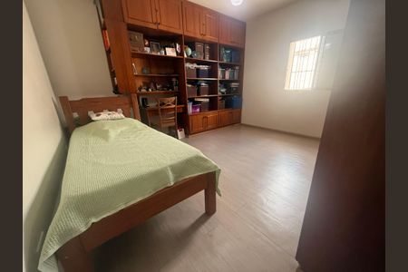 Casa de condomínio à venda com 234m², 3 quartos e 1 vagaQuarto