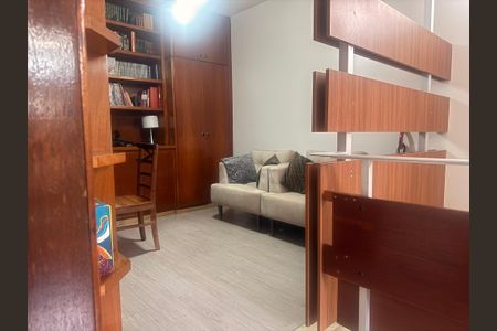 Casa de condomínio à venda com 234m², 3 quartos e 1 vagaQuarto