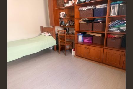 Casa de condomínio à venda com 234m², 3 quartos e 1 vagaQuarto