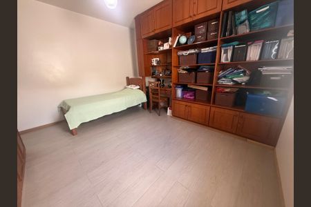 Casa de condomínio à venda com 234m², 3 quartos e 1 vagaQuarto