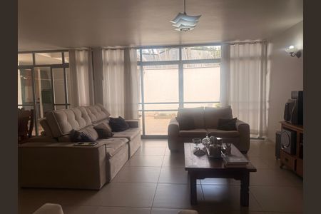 Sala de casa de condomínio à venda com 3 quartos, 234m² em Indianópolis, São Paulo