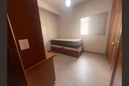 Casa de condomínio à venda com 234m², 3 quartos e 1 vagaQuarto