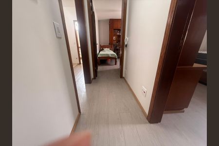 Casa de condomínio à venda com 234m², 3 quartos e 1 vagaCorredor