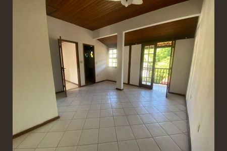 Casa à venda com 3 quartos, 195m² em Engenho do Mato, Niterói