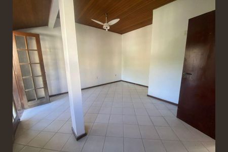 Casa à venda com 3 quartos, 195m² em Engenho do Mato, Niterói