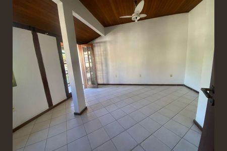 Casa à venda com 3 quartos, 195m² em Engenho do Mato, Niterói