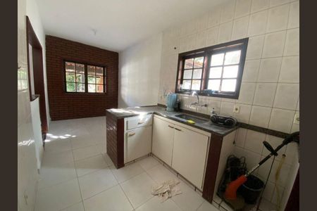 Casa à venda com 3 quartos, 195m² em Engenho do Mato, Niterói