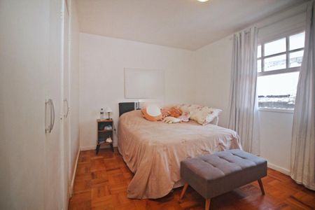 Casa à venda com 3 quartos, 130m² em Bosque da Saúde, São Paulo