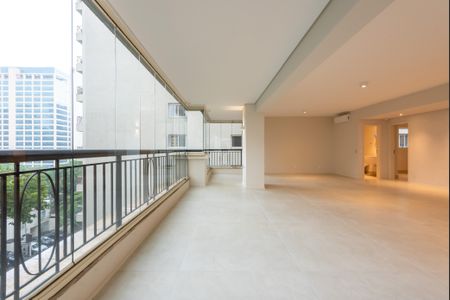 Apartamento à venda com 230m², 3 quartos e 4 vagas