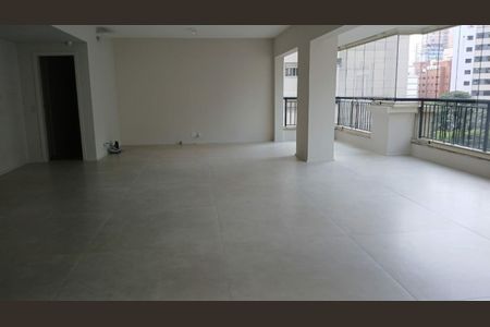 Apartamento à venda com 3 quartos, 230m² em Vila Uberabinha, São Paulo