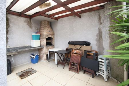 Apartamento à venda com 49m², 2 quartos e 1 vaga Apartamento à venda com 49m², 2 quartos e 1 vagaÁrea comum - Churrasqueira