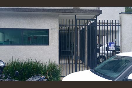 Apartamento à venda com 49m², 2 quartos e 1 vaga Apartamento à venda com 49m², 2 quartos e 1 vagaFachada / Placa