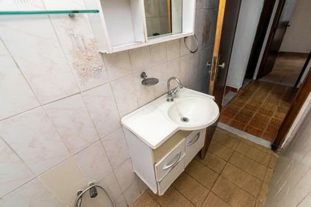 Apartamento para alugar com 65m², 2 quartos e sem vagaBanheiro