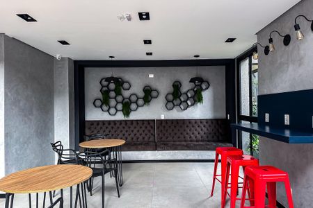 Apartamento à venda com 38m², 2 quartos e sem vagaÁrea comum