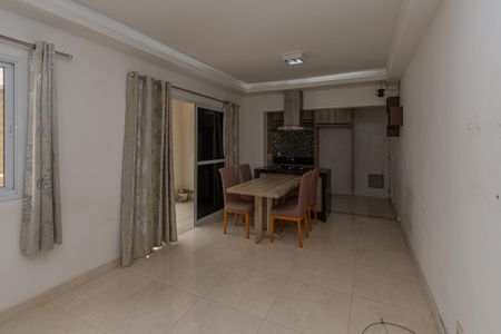 Apartamento para alugar com 71m², 2 quartos e 1 vaga Apartamento para alugar com 71m², 2 quartos e 1 vagaSala de Estar/Jantar