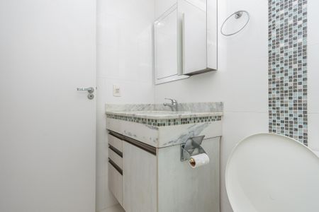Apartamento para alugar com 71m², 2 quartos e 1 vaga Apartamento para alugar com 71m², 2 quartos e 1 vagaBanheiro da Suíte