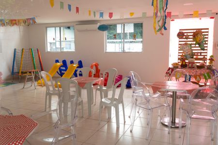 Apartamento para alugar com 43m², 2 quartos e 1 vaga Apartamento para alugar com 43m², 2 quartos e 1 vagaÁrea comum - Salão de festas