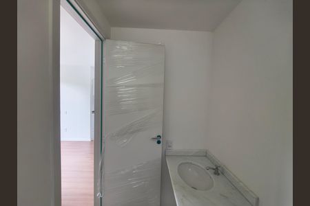 Apartamento à venda com 67m², 2 quartos e 1 vaga Apartamento à venda com 67m², 2 quartos e 1 vagaBanheiro social