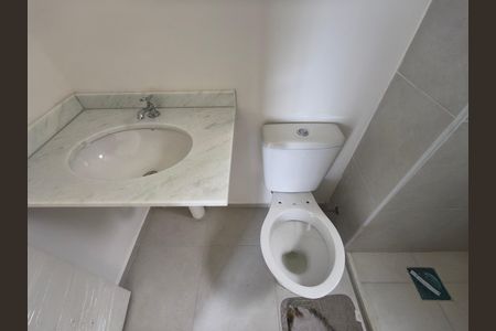 Apartamento à venda com 67m², 2 quartos e 1 vaga Apartamento à venda com 67m², 2 quartos e 1 vagaBanheiro social