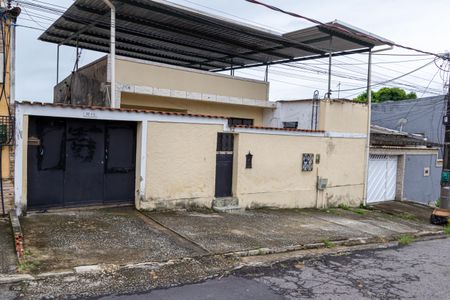 Casa para alugar com 110m², 2 quartos e sem vagaFachada