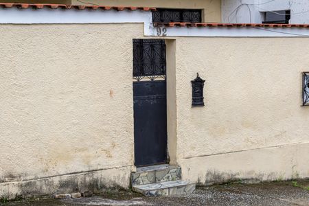 Casa para alugar com 110m², 2 quartos e sem vagaFachada