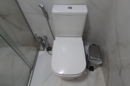 Casa à venda com 245m², 4 quartos e 8 vagasBanheiro Social