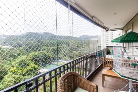 Apartamento para alugar com 140m², 3 quartos e 2 vagasVaranda