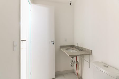 Apartamento à venda com 69m², 2 quartos e 1 vaga Apartamento à venda com 69m², 2 quartos e 1 vagaBanheiro Social