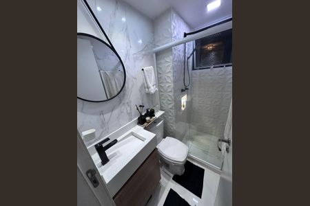 Banheiro de apartamento para alugar com 2 quartos, 45m² em Pechincha, Rio de Janeiro