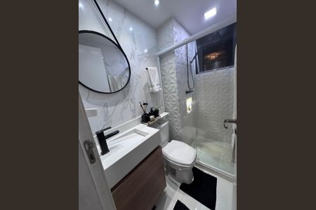 Banheiro de apartamento para alugar com 2 quartos, 45m² em Pechincha, Rio de Janeiro
