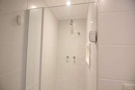 Casa de condomínio para alugar com 170m², 3 quartos e 4 vagasBanheiro Social