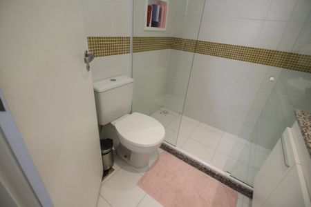 Casa de condomínio para alugar com 170m², 3 quartos e 4 vagasQuarto 2 - Suíte