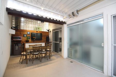 Casa de condomínio para alugar com 170m², 3 quartos e 4 vagasÁrea Externa